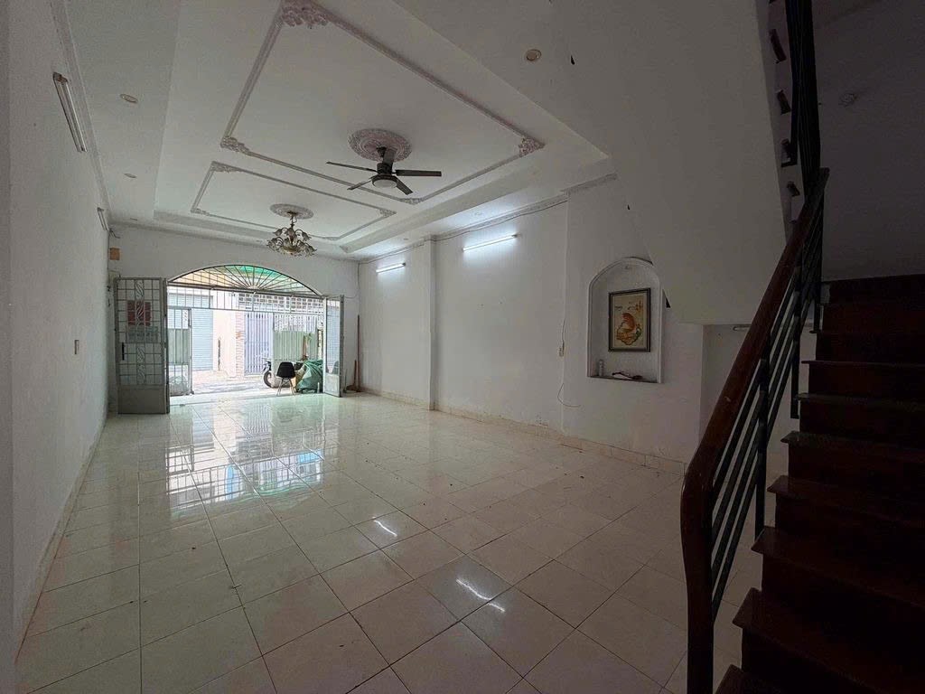 Nhà thuê tại Đường Châu Vĩnh Tế, Tân Bình